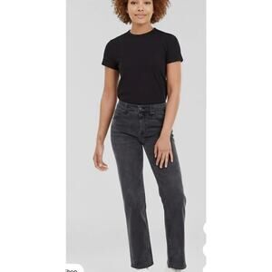 Hudson Women's Mid-Rise Straight Jeans in the color Night Time - NWT 8/29